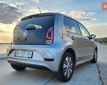 Серый Фольксваген e-up, объемом двигателя 0 л и пробегом 64 тыс. км за 12400 $, фото 20 на Automoto.ua