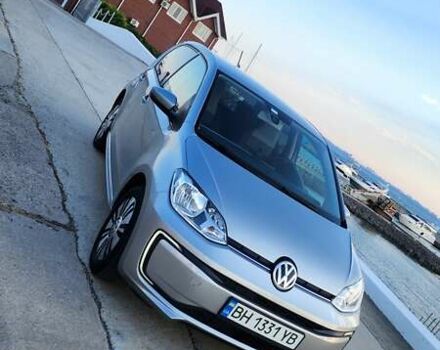 Серый Фольксваген e-up, объемом двигателя 0 л и пробегом 64 тыс. км за 12400 $, фото 1 на Automoto.ua