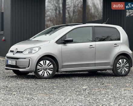 Серый Фольксваген e-up, объемом двигателя 0 л и пробегом 98 тыс. км за 9999 $, фото 3 на Automoto.ua