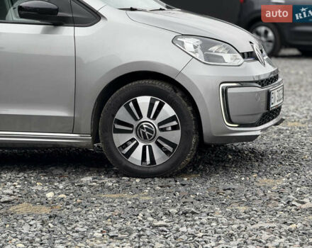 Серый Фольксваген e-up, объемом двигателя 0 л и пробегом 98 тыс. км за 9999 $, фото 8 на Automoto.ua