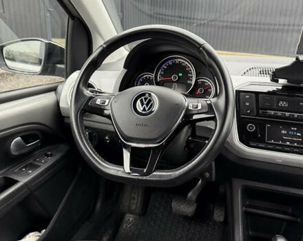 Серый Фольксваген e-up, объемом двигателя 0 л и пробегом 98 тыс. км за 9999 $, фото 19 на Automoto.ua