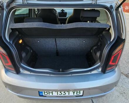 Серый Фольксваген e-up, объемом двигателя 0 л и пробегом 64 тыс. км за 12400 $, фото 12 на Automoto.ua