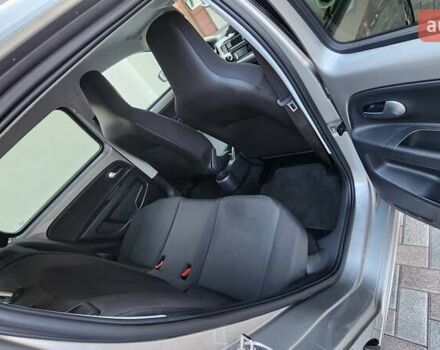 Серый Фольксваген e-up, объемом двигателя 0 л и пробегом 64 тыс. км за 12400 $, фото 10 на Automoto.ua