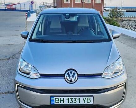 Серый Фольксваген e-up, объемом двигателя 0 л и пробегом 64 тыс. км за 12400 $, фото 2 на Automoto.ua