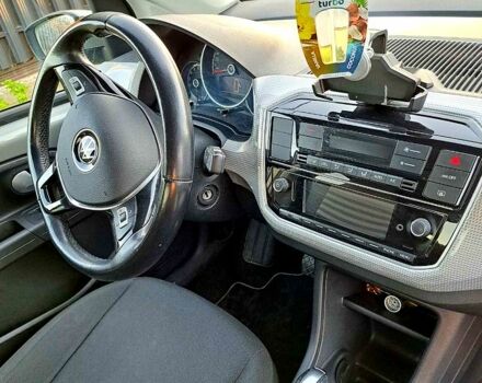 Серый Фольксваген e-up, объемом двигателя 0 л и пробегом 117 тыс. км за 9800 $, фото 5 на Automoto.ua