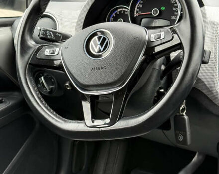 Серый Фольксваген e-up, объемом двигателя 0 л и пробегом 89 тыс. км за 10999 $, фото 26 на Automoto.ua