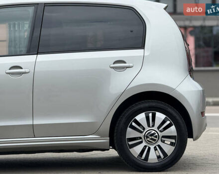 Серый Фольксваген e-up, объемом двигателя 0 л и пробегом 89 тыс. км за 10999 $, фото 8 на Automoto.ua