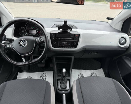 Серый Фольксваген e-up, объемом двигателя 0 л и пробегом 89 тыс. км за 10999 $, фото 21 на Automoto.ua