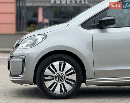 Серый Фольксваген e-up, объемом двигателя 0 л и пробегом 89 тыс. км за 10999 $, фото 9 на Automoto.ua