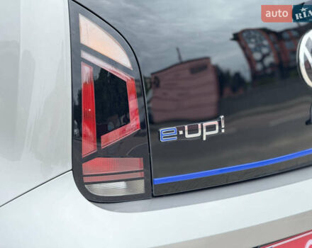 Серый Фольксваген e-up, объемом двигателя 0 л и пробегом 89 тыс. км за 10999 $, фото 16 на Automoto.ua