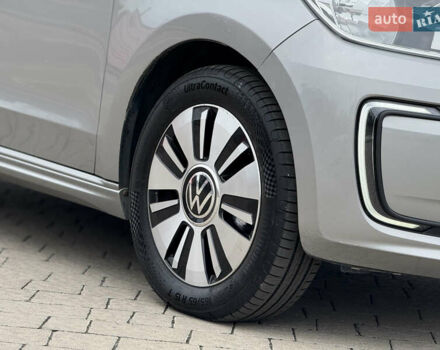 Серый Фольксваген e-up, объемом двигателя 0 л и пробегом 89 тыс. км за 10999 $, фото 11 на Automoto.ua