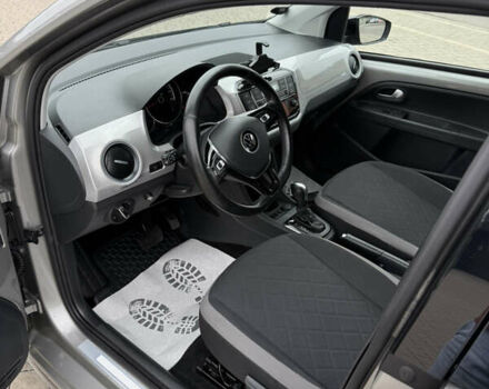 Серый Фольксваген e-up, объемом двигателя 0 л и пробегом 89 тыс. км за 10999 $, фото 30 на Automoto.ua