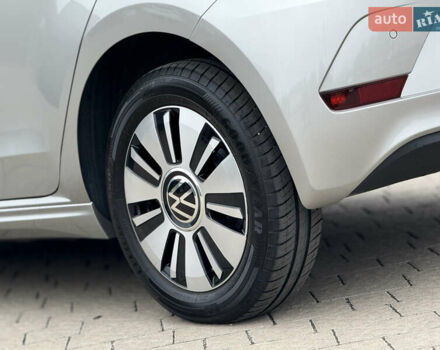 Серый Фольксваген e-up, объемом двигателя 0 л и пробегом 89 тыс. км за 10999 $, фото 15 на Automoto.ua