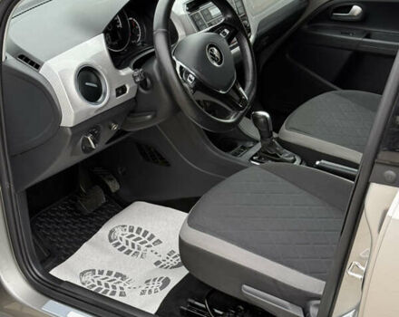 Серый Фольксваген e-up, объемом двигателя 0 л и пробегом 89 тыс. км за 10999 $, фото 31 на Automoto.ua