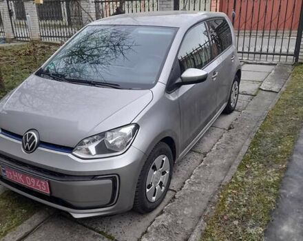 Серый Фольксваген e-up, объемом двигателя 0 л и пробегом 28 тыс. км за 11850 $, фото 9 на Automoto.ua