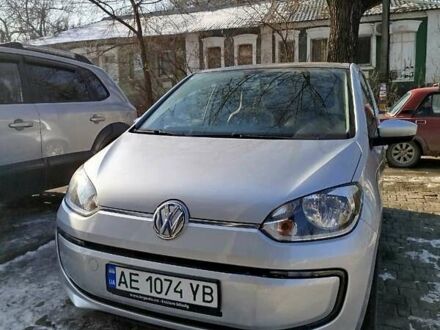 Фольксваген e-up 2013 в Днепре (Днепропетровске) на Automoto.ua Серый Фольксваген e-up, объемом двигателя 0 л и пробегом 64 тыс. км за 7600 $, фото 1 на Automoto.ua