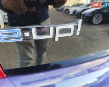 Синий Фольксваген e-up, объемом двигателя 0 л и пробегом 51 тыс. км за 8555 $, фото 46 на Automoto.ua