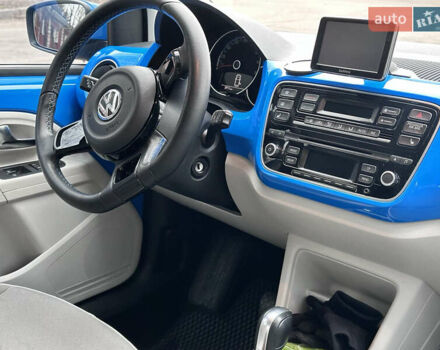 Синий Фольксваген e-up, объемом двигателя 0 л и пробегом 92 тыс. км за 7650 $, фото 14 на Automoto.ua