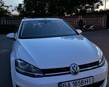 Белый Фольксваген Golf Alltrack, объемом двигателя 1.97 л и пробегом 219 тыс. км за 13500 $, фото 1 на Automoto.ua