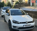 Белый Фольксваген Golf Alltrack, объемом двигателя 1.8 л и пробегом 106 тыс. км за 15000 $, фото 1 на Automoto.ua