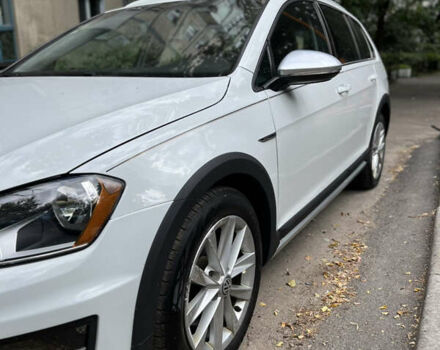 Белый Фольксваген Golf Alltrack, объемом двигателя 1.8 л и пробегом 196 тыс. км за 12400 $, фото 3 на Automoto.ua