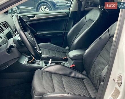 Белый Фольксваген Golf Alltrack, объемом двигателя 2 л и пробегом 287 тыс. км за 14540 $, фото 20 на Automoto.ua
