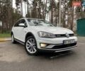 Белый Фольксваген Golf Alltrack, объемом двигателя 1.97 л и пробегом 313 тыс. км за 14950 $, фото 1 на Automoto.ua