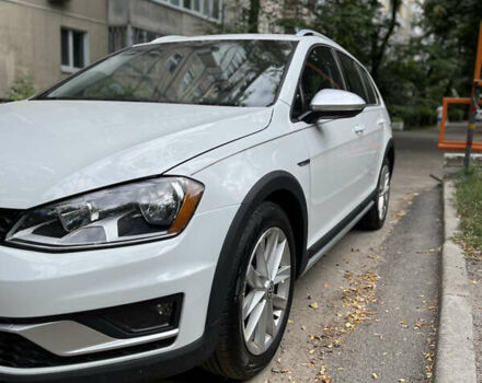 Белый Фольксваген Golf Alltrack, объемом двигателя 1.8 л и пробегом 196 тыс. км за 12400 $, фото 1 на Automoto.ua