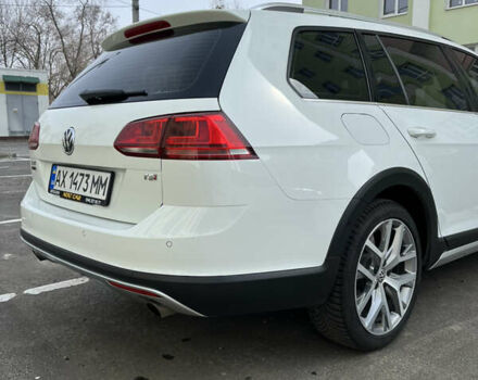 Білий Фольксваген Golf Alltrack, об'ємом двигуна 1.8 л та пробігом 81 тис. км за 17000 $, фото 1 на Automoto.ua