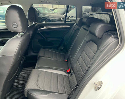 Белый Фольксваген Golf Alltrack, объемом двигателя 2 л и пробегом 287 тыс. км за 14540 $, фото 31 на Automoto.ua