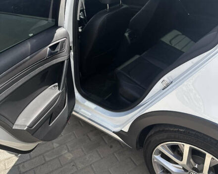 Белый Фольксваген Golf Alltrack, объемом двигателя 1.8 л и пробегом 75 тыс. км за 14600 $, фото 7 на Automoto.ua