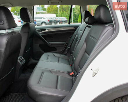 Білий Фольксваген Golf Alltrack, об'ємом двигуна 1.8 л та пробігом 132 тис. км за 14800 $, фото 31 на Automoto.ua