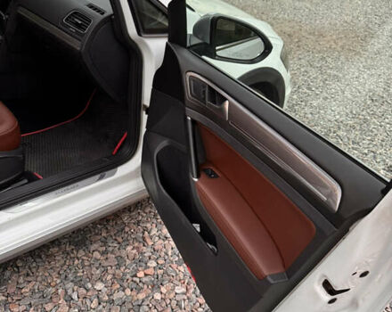 Белый Фольксваген Golf Alltrack, объемом двигателя 1.8 л и пробегом 107 тыс. км за 15000 $, фото 14 на Automoto.ua