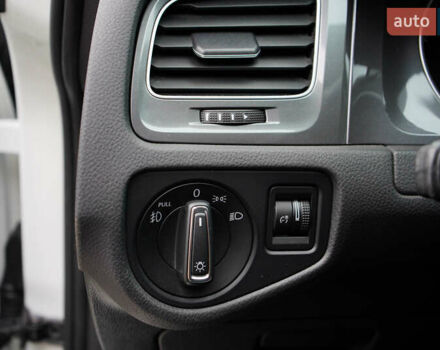 Білий Фольксваген Golf Alltrack, об'ємом двигуна 1.8 л та пробігом 132 тис. км за 14800 $, фото 16 на Automoto.ua