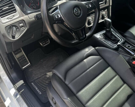 Белый Фольксваген Golf Alltrack, объемом двигателя 1.8 л и пробегом 75 тыс. км за 14600 $, фото 5 на Automoto.ua