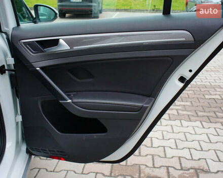 Білий Фольксваген Golf Alltrack, об'ємом двигуна 1.8 л та пробігом 132 тис. км за 14800 $, фото 33 на Automoto.ua