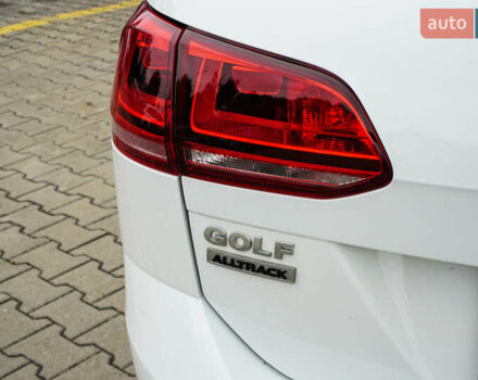 Білий Фольксваген Golf Alltrack, об'ємом двигуна 1.8 л та пробігом 132 тис. км за 14800 $, фото 5 на Automoto.ua