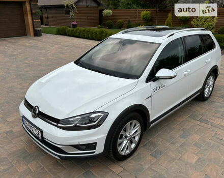 Белый Фольксваген Golf Alltrack, объемом двигателя 2 л и пробегом 105 тыс. км за 21800 $, фото 16 на Automoto.ua