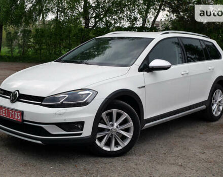 Белый Фольксваген Golf Alltrack, объемом двигателя 2 л и пробегом 188 тыс. км за 19500 $, фото 1 на Automoto.ua