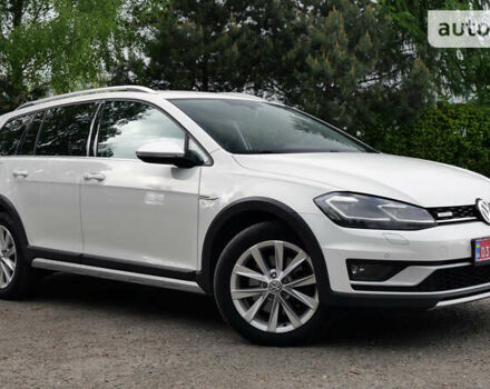 Белый Фольксваген Golf Alltrack, объемом двигателя 2 л и пробегом 188 тыс. км за 19500 $, фото 5 на Automoto.ua