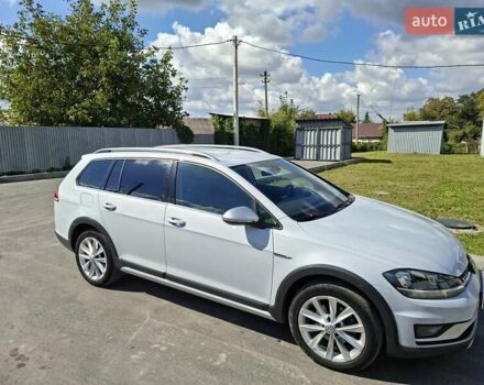 Белый Фольксваген Golf Alltrack, объемом двигателя 2 л и пробегом 192 тыс. км за 18800 $, фото 2 на Automoto.ua