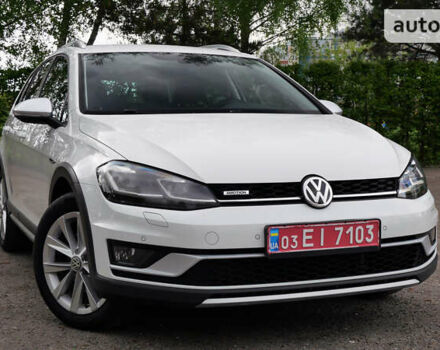 Белый Фольксваген Golf Alltrack, объемом двигателя 2 л и пробегом 188 тыс. км за 19500 $, фото 4 на Automoto.ua