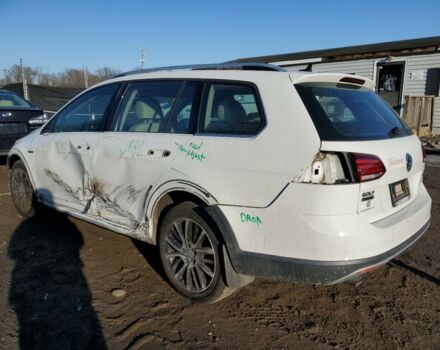 Белый Фольксваген Golf Alltrack, объемом двигателя 1.8 л и пробегом 74 тыс. км за 11500 $, фото 3 на Automoto.ua