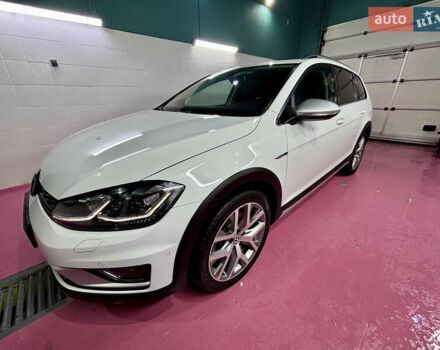 Белый Фольксваген Golf Alltrack, объемом двигателя 1.8 л и пробегом 58 тыс. км за 15999 $, фото 10 на Automoto.ua