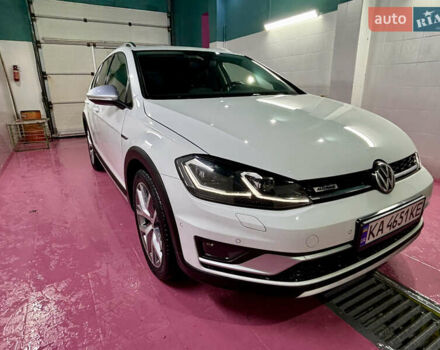 Белый Фольксваген Golf Alltrack, объемом двигателя 1.8 л и пробегом 58 тыс. км за 15999 $, фото 4 на Automoto.ua