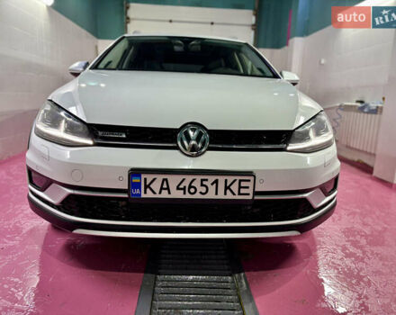 Белый Фольксваген Golf Alltrack, объемом двигателя 1.8 л и пробегом 58 тыс. км за 15999 $, фото 5 на Automoto.ua