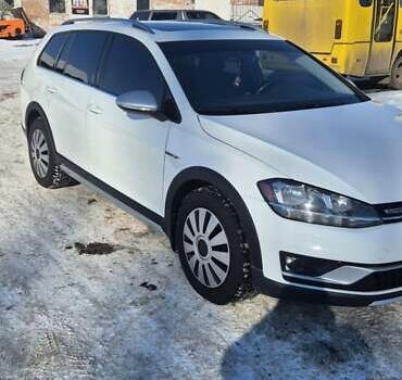 Білий Фольксваген Golf Alltrack, об'ємом двигуна 1.8 л та пробігом 25 тис. км за 16900 $, фото 10 на Automoto.ua