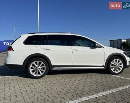 Белый Фольксваген Golf Alltrack, объемом двигателя 1.8 л и пробегом 148 тыс. км за 16000 $, фото 6 на Automoto.ua
