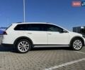 Белый Фольксваген Golf Alltrack, объемом двигателя 1.8 л и пробегом 148 тыс. км за 16000 $, фото 6 на Automoto.ua