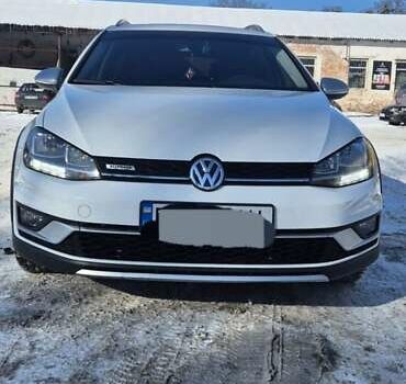 Білий Фольксваген Golf Alltrack, об'ємом двигуна 1.8 л та пробігом 25 тис. км за 16900 $, фото 9 на Automoto.ua